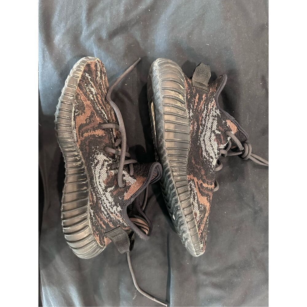 US SIZE 6.5 Yeezys adidas boost 350 V2 black and brown